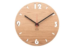 Design Wanduhr 'Duhrchbruch Eiche rund'