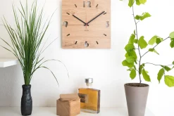 Design Wanduhr 'Duhrchbruch Eiche eckig'