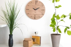 Design Wanduhr 'Kultuhr Eiche rund'