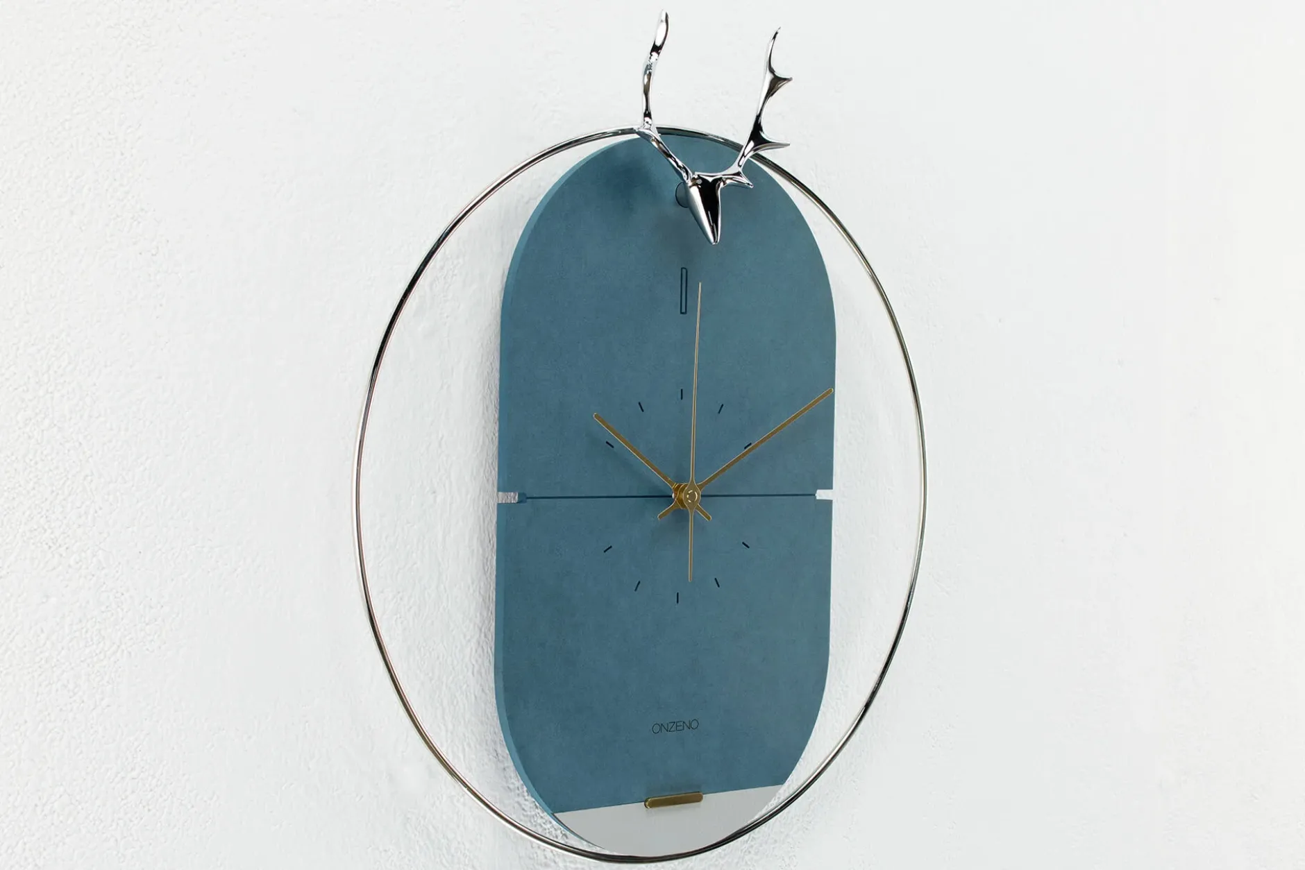 Design Wanduhr 'THE BLUE SKY.'