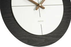 Design Wanduhr 'THE CONFIDENT.'