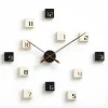 Design Wanduhr 'THE CONTRAST'