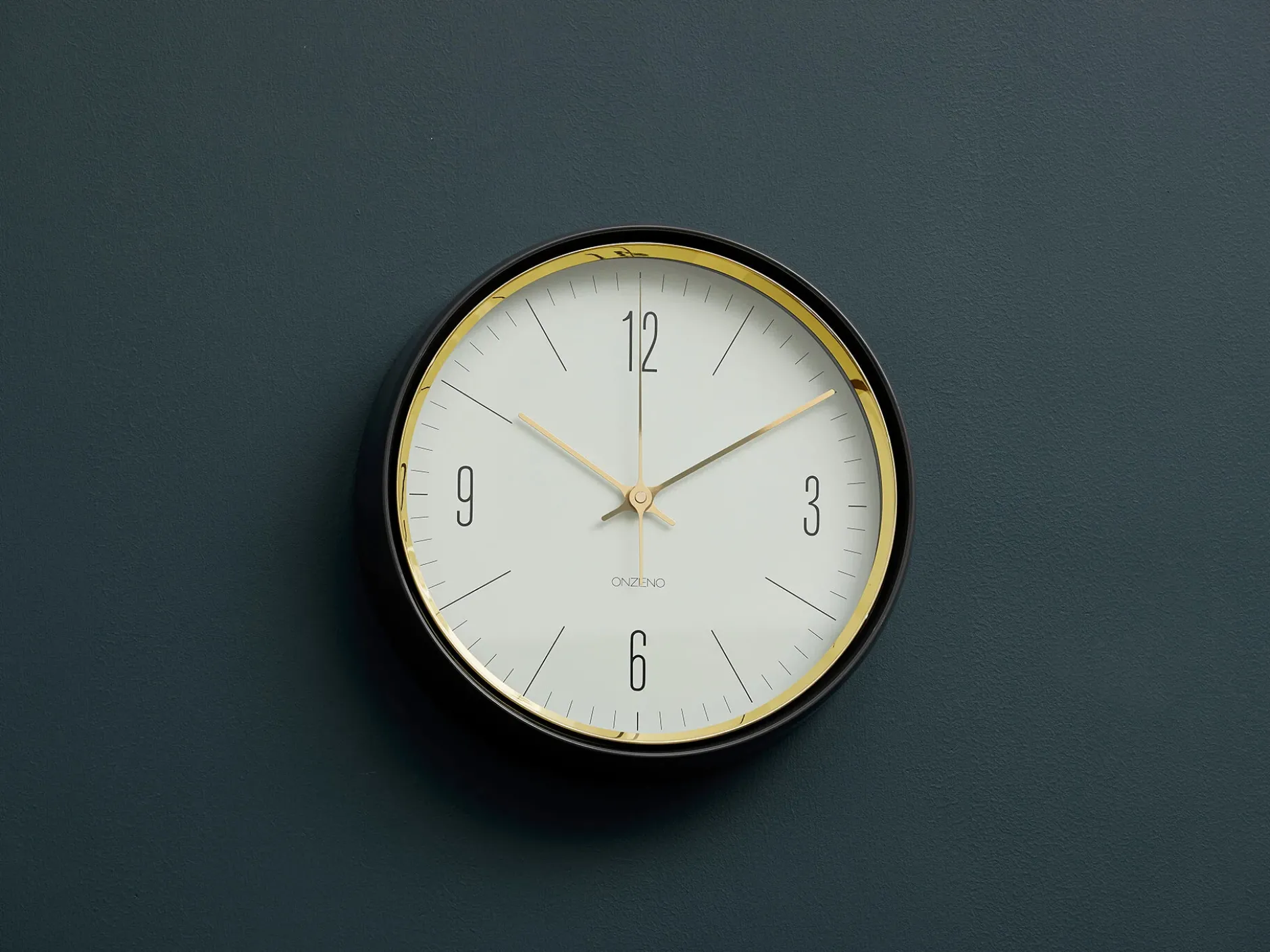 Design Wanduhr 'THE GOLDEN SHINE.'