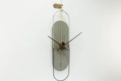 Design Wanduhr 'THE GREY PLANET.'