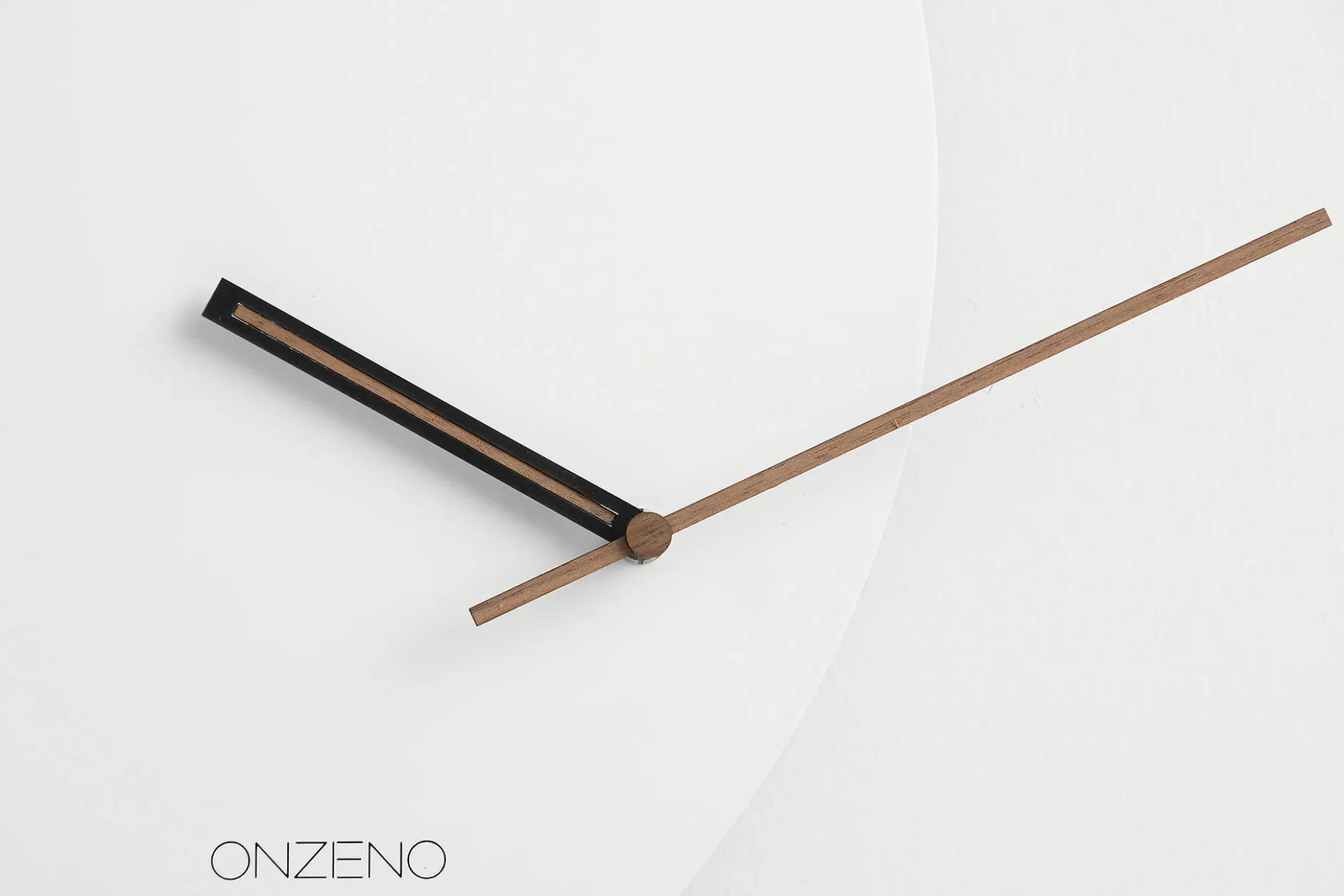 Design Wanduhr 'THE INDEPENDENT.'