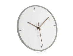 Design Wanduhr 'THE MATURE.'