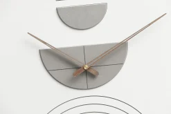 Design Wanduhr 'THE ORNAMENTAL.'