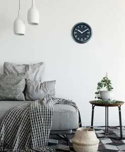 Design Wanduhr 'THE PIONEERING.'
