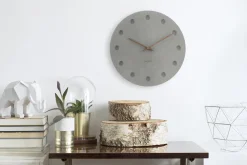 Design Wanduhr 'THE POROUS'