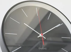 Design Wanduhr 'THE RED ARROW.'