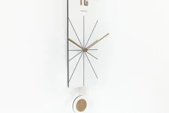 Design Wanduhr 'THE WHITE PENDULUM.'