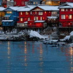 Handgemaltes Gemälde 'Winterdorf am Fjord' | Echtheitszertifikat inklusive
