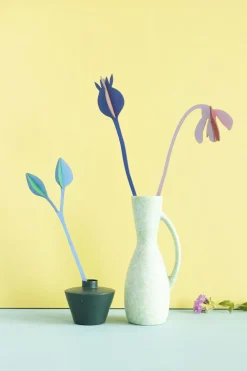 Papierskulptur 'Abstraktes Blumentrio'
