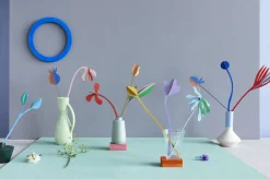 Papierskulptur 'Karmesinrote Blüte'