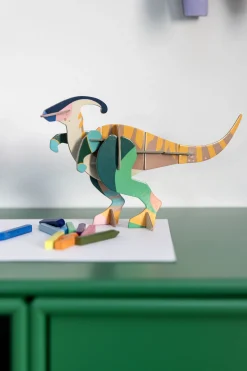 Papierskulptur 'Leuchtender Dino'
