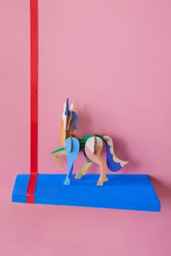 Papierskulptur 'Leuchtendes Einhorn'