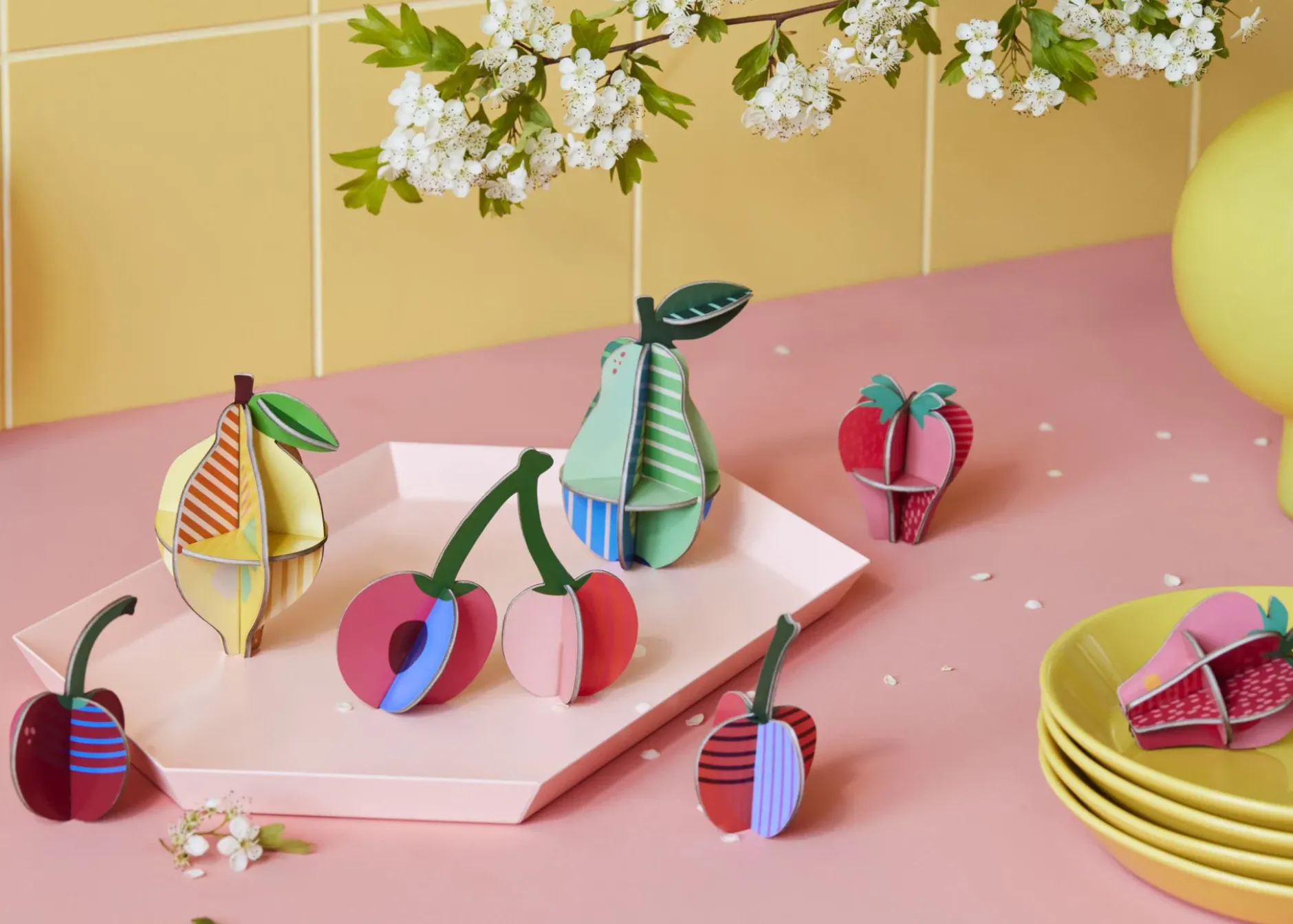 Papierskulptur 'Pop-Up Kirschen'