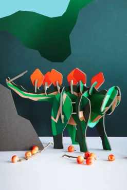 Papierskulptur 'Stachel-Dino'