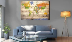 Pinnwand Bild 'Map on wood: Colourful Travels'