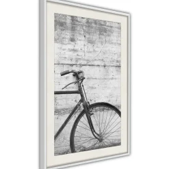 Poster 'Bicycle Leaning Against the Wall'