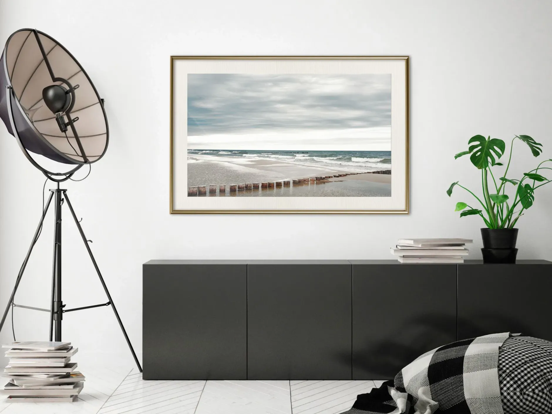Poster 'Chilly Morning at the Seaside'