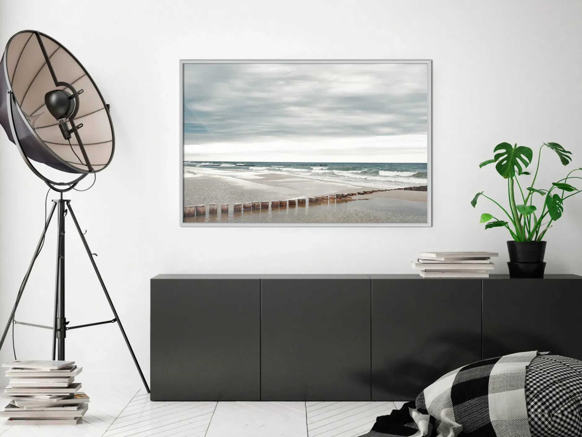 Poster 'Chilly Morning at the Seaside'