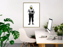 Poster 'Smiling Policeman'