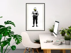 Poster 'Smiling Policeman'