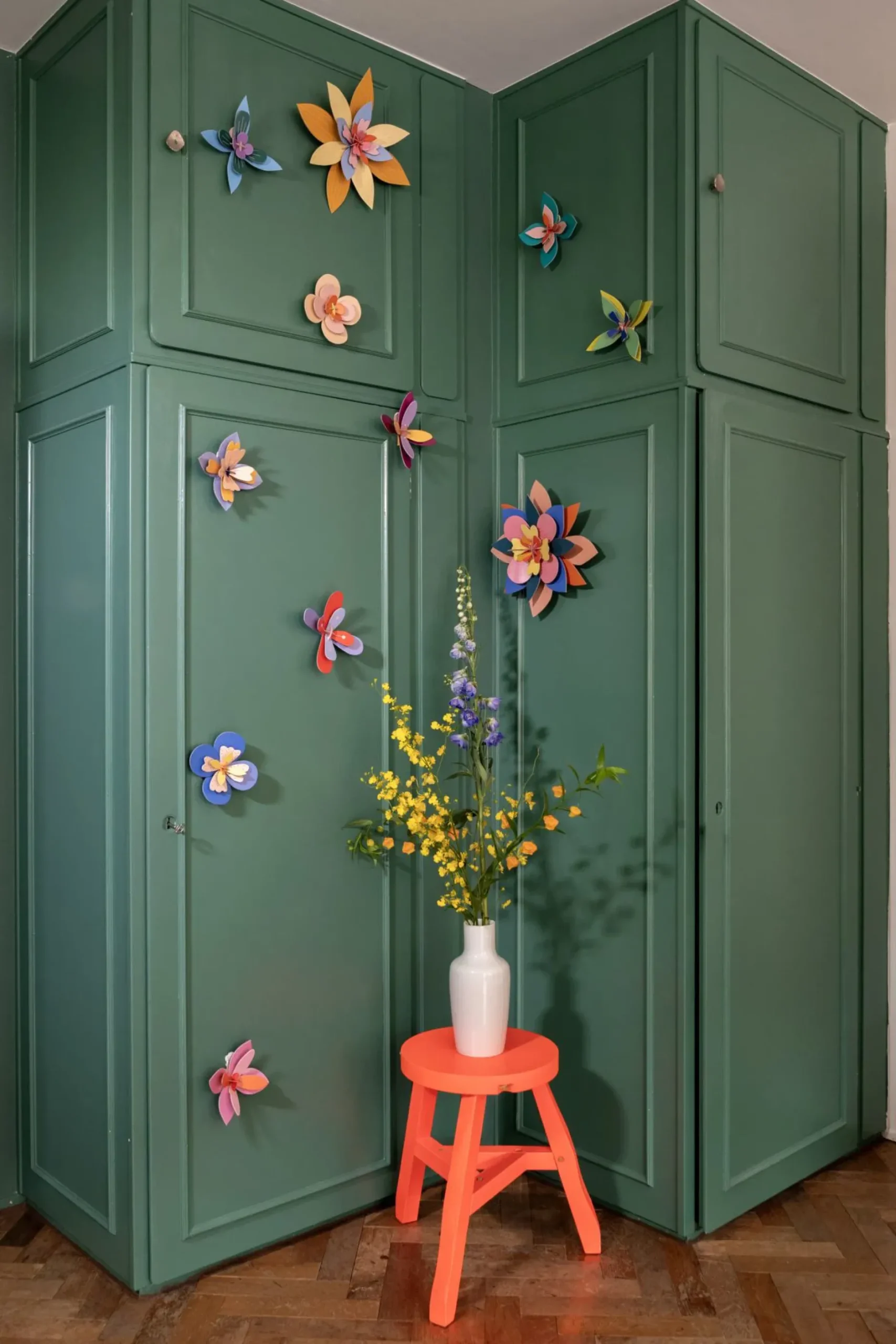 Wanddeko Papier 'Ausdrucksvolle Papierblüte'