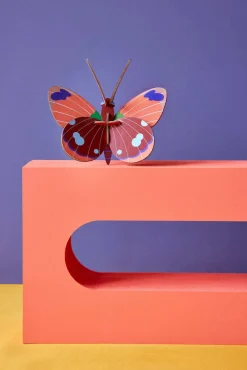 Wanddeko Papier 'Delias-Schmetterling'