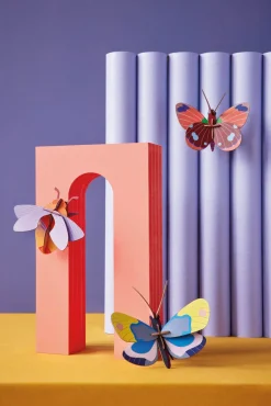 Wanddeko Papier 'Delias-Schmetterling'