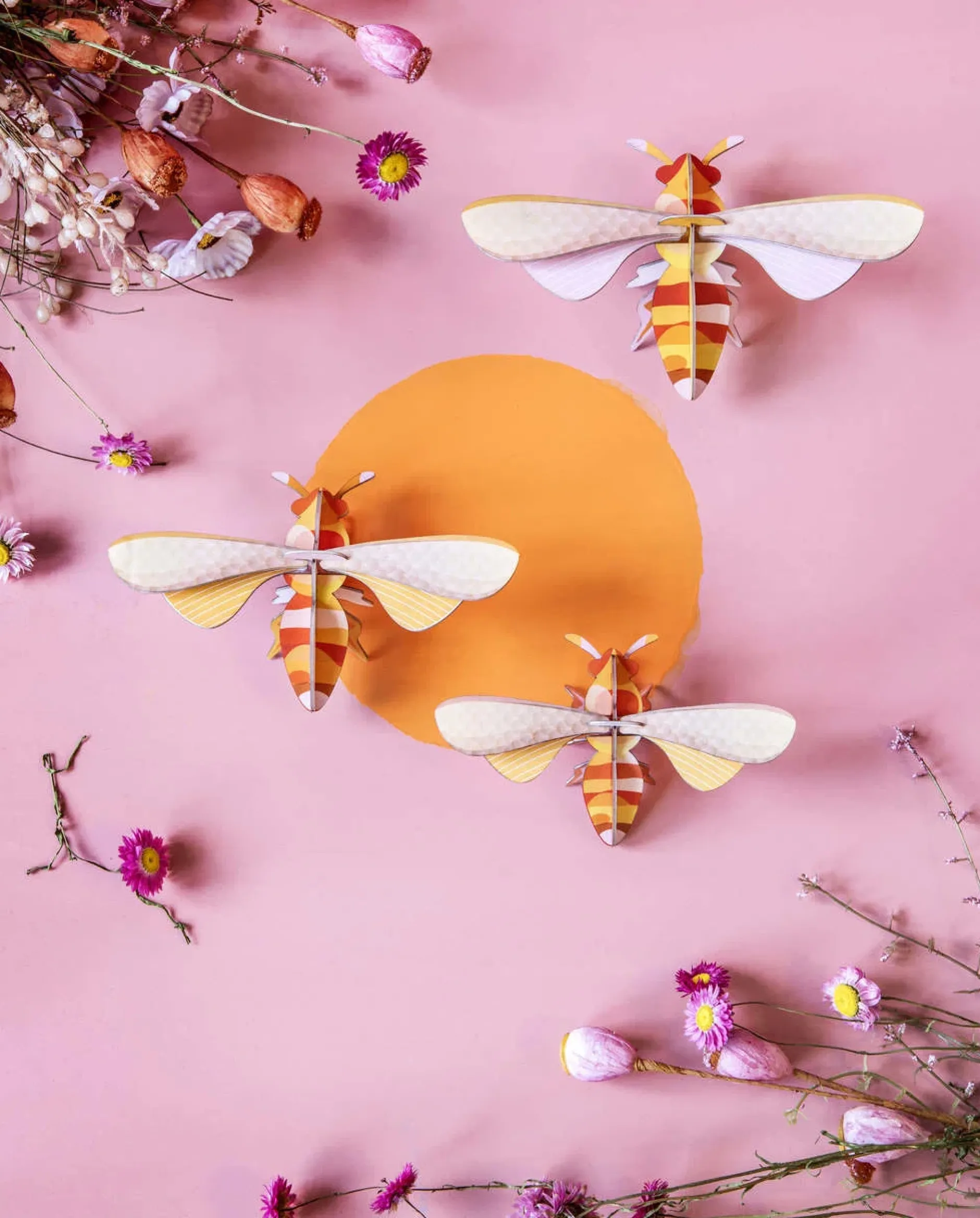 Wanddeko Papier 'Gestreifte Biene'
