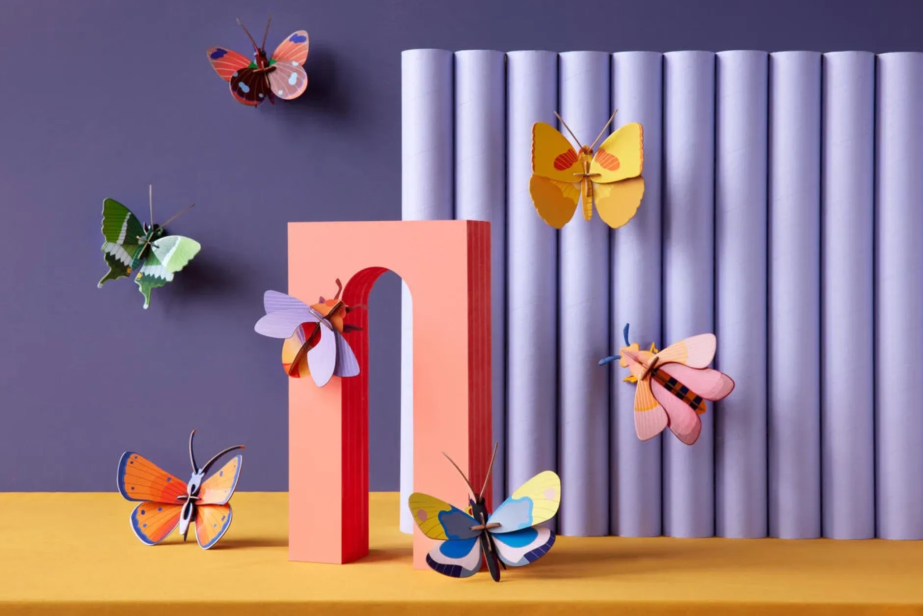 Wanddeko Papier 'Hummel'