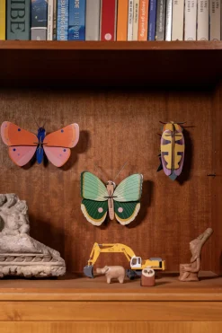 Wanddeko Papier 'Kräftiger Rubin-Schmetterling'