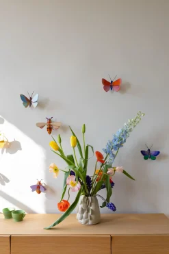 Wanddeko Papier 'Kräftiger Rubin-Schmetterling'