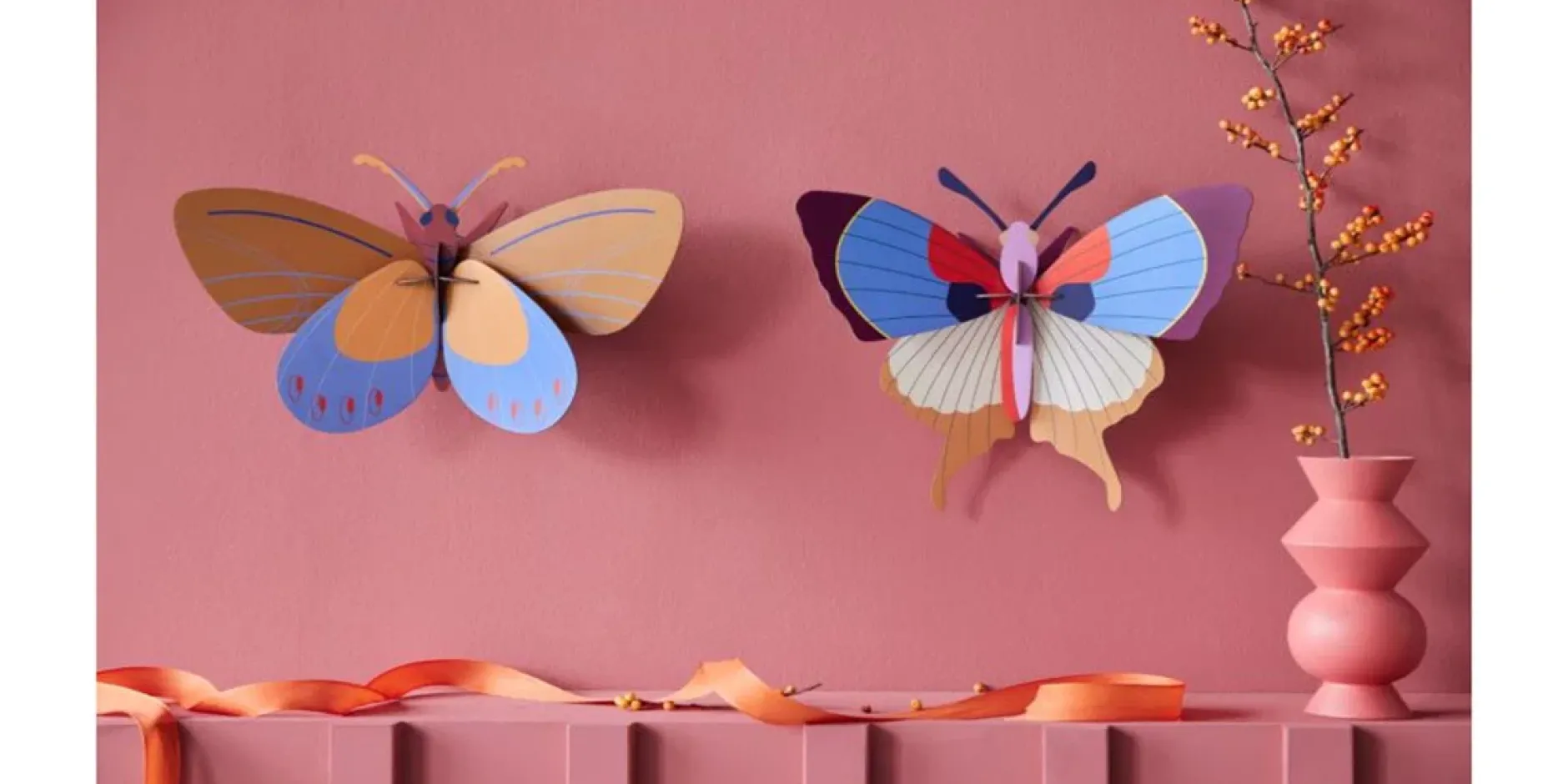 Wanddeko Papier 'Leuchtende Flügel'