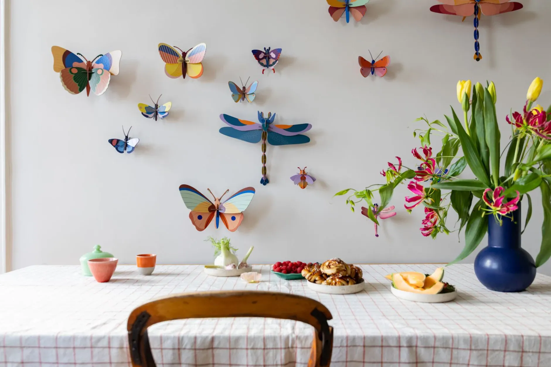 Wanddeko Papier 'Leuchtender Flügel'