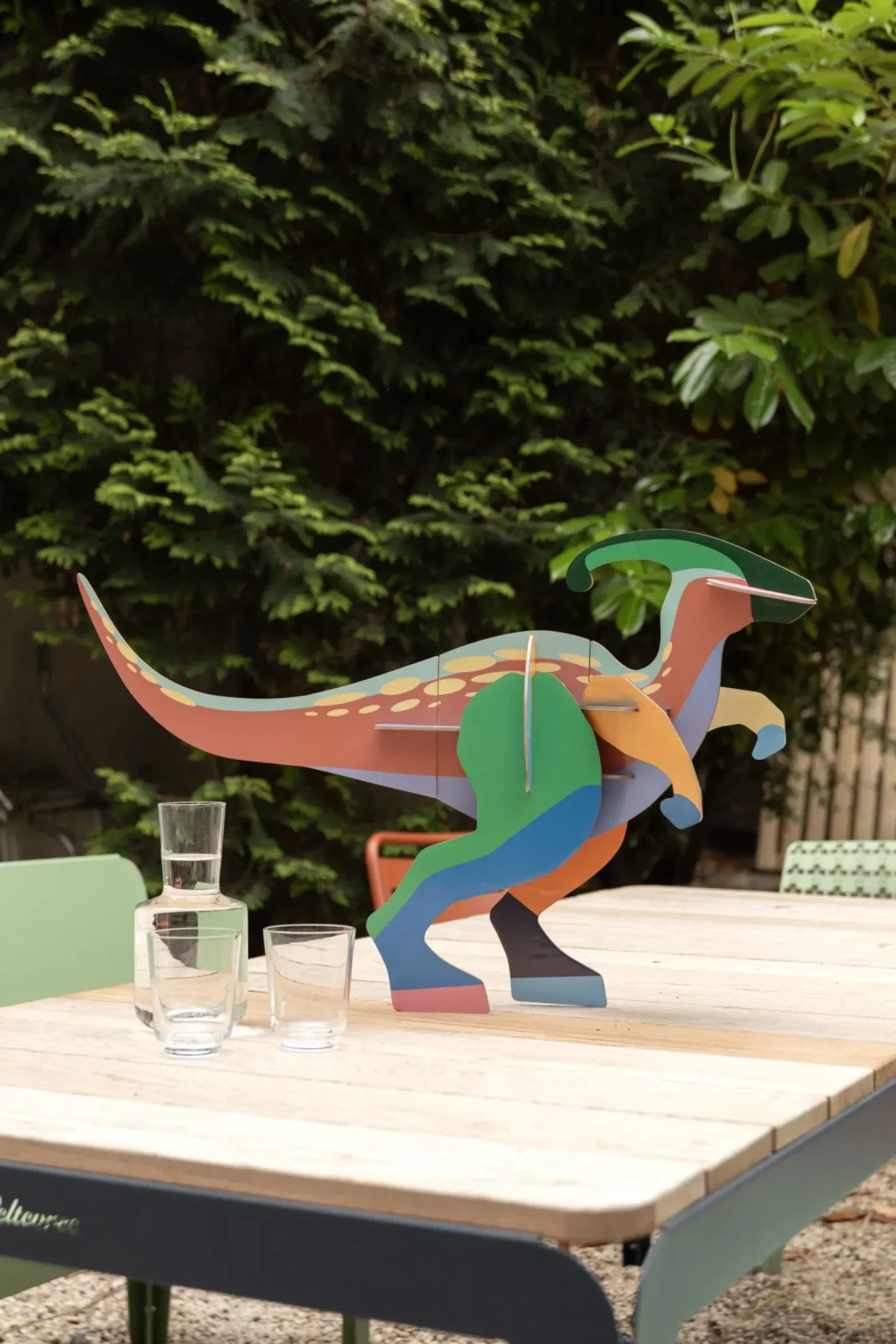 Wanddeko Papier 'Mutiger Dino'
