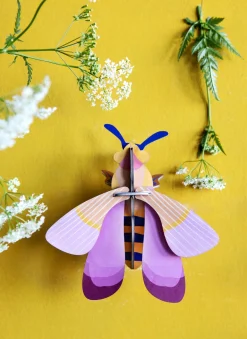 Wanddeko Papier 'Rosenbiene'