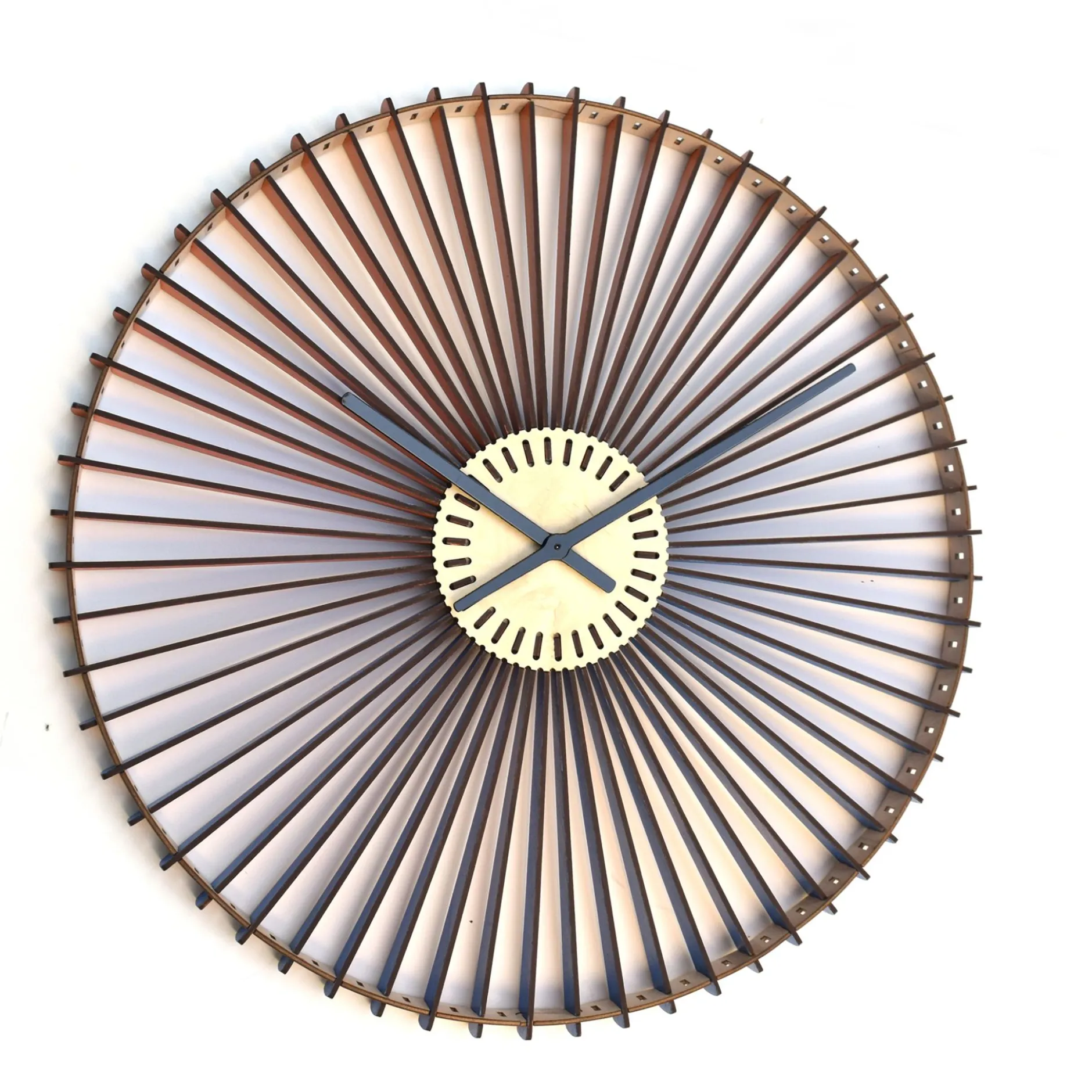 Wanduhr 'Kinetic'